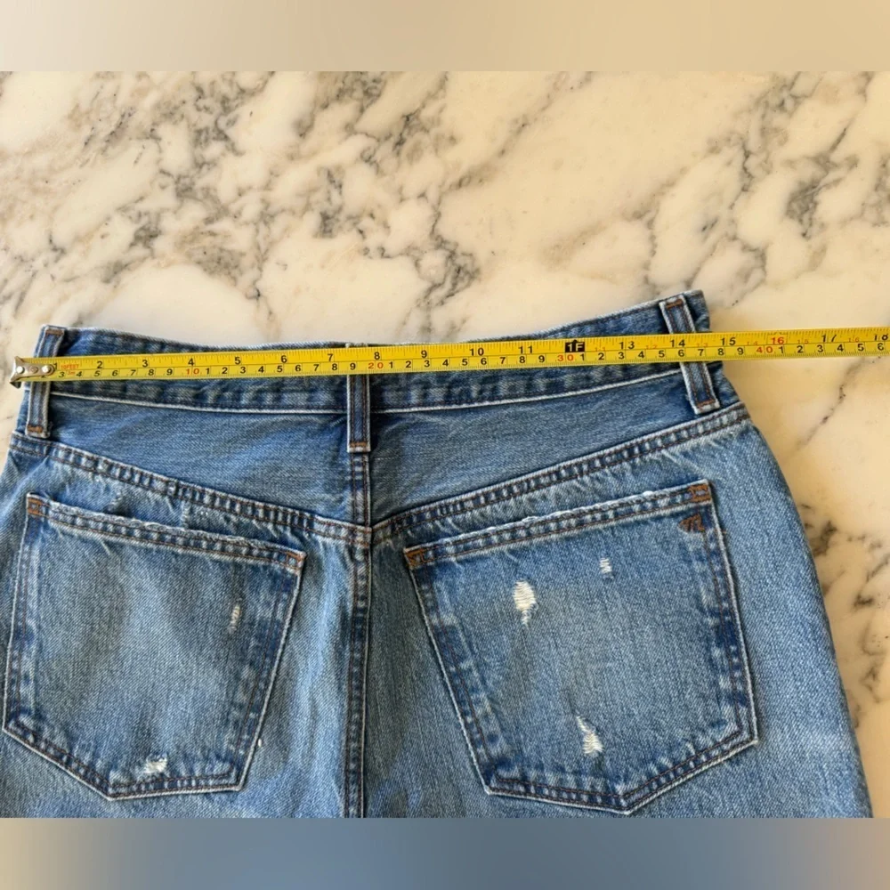 NWT Madewell Long Denim Shorts in Pedersen Wash 26 missing interior button